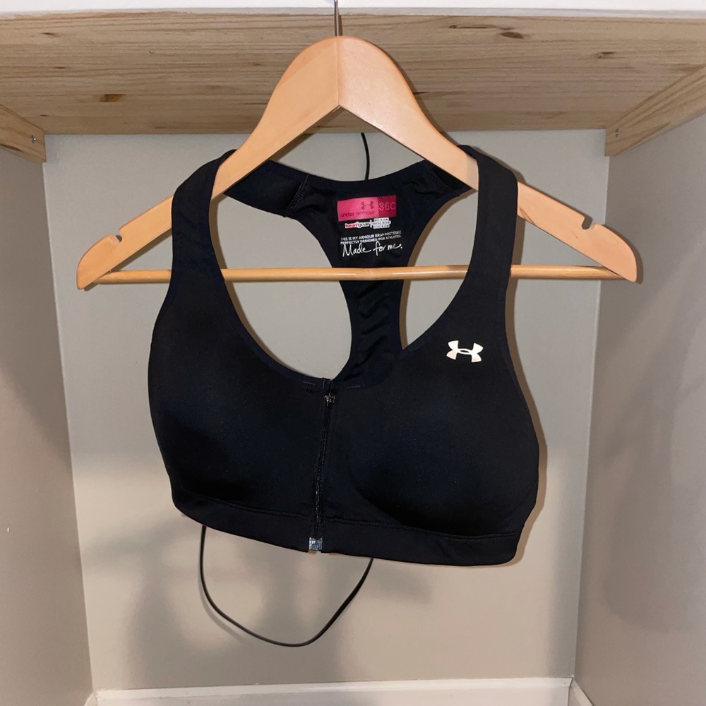 NWOT Front zip UNDER ARMOUR sports bra